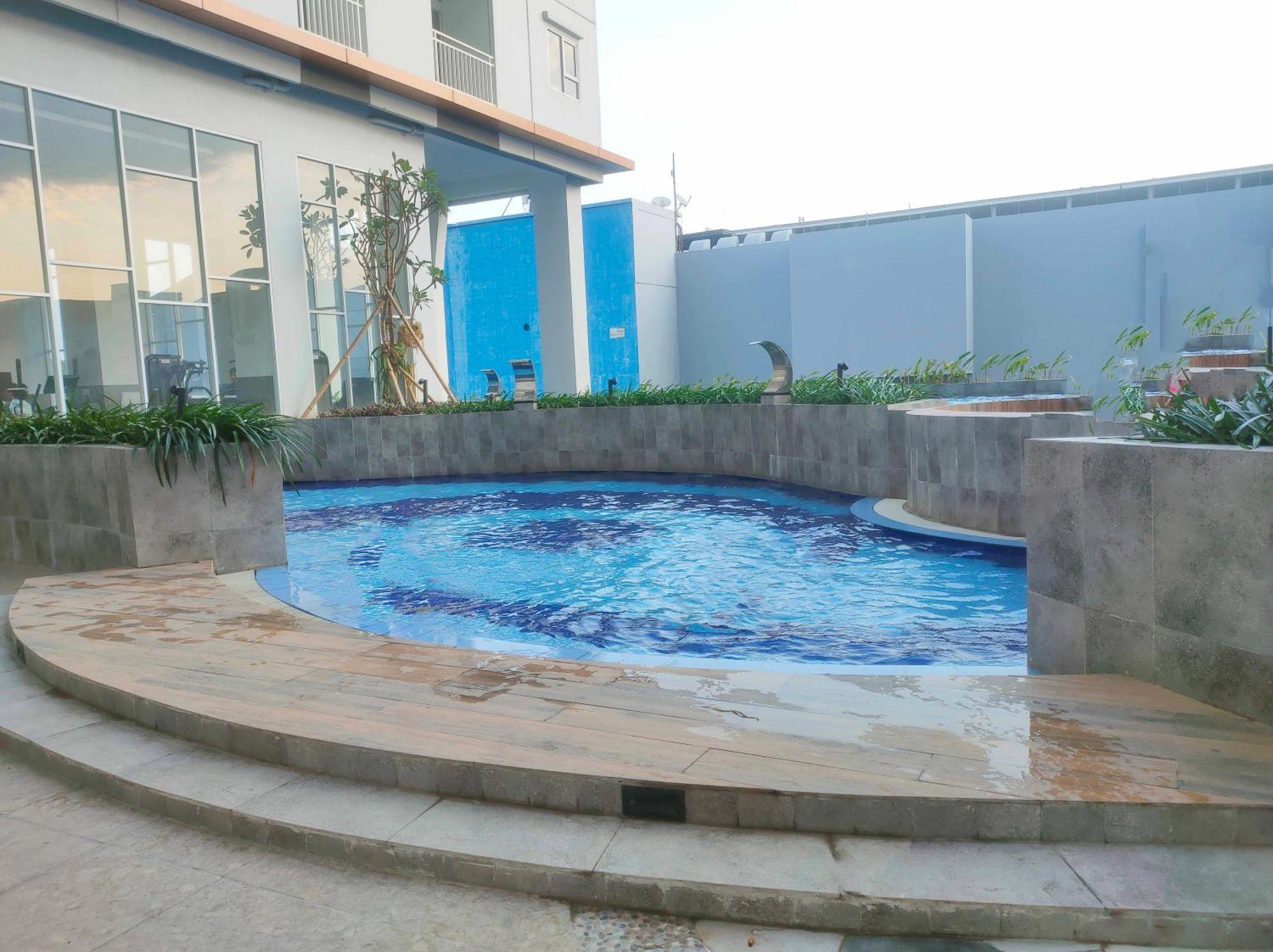 Choice And Comfy At Suncity By Travelio Apartemen *